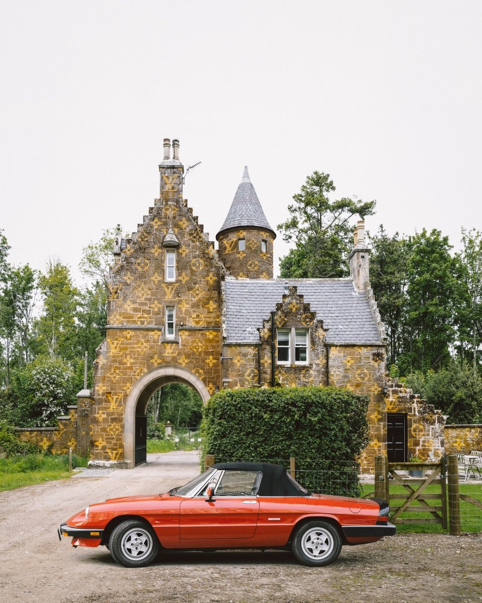 Jeffrey Czum Luxury Real Estate, 2024 - Guy Hepner Editions