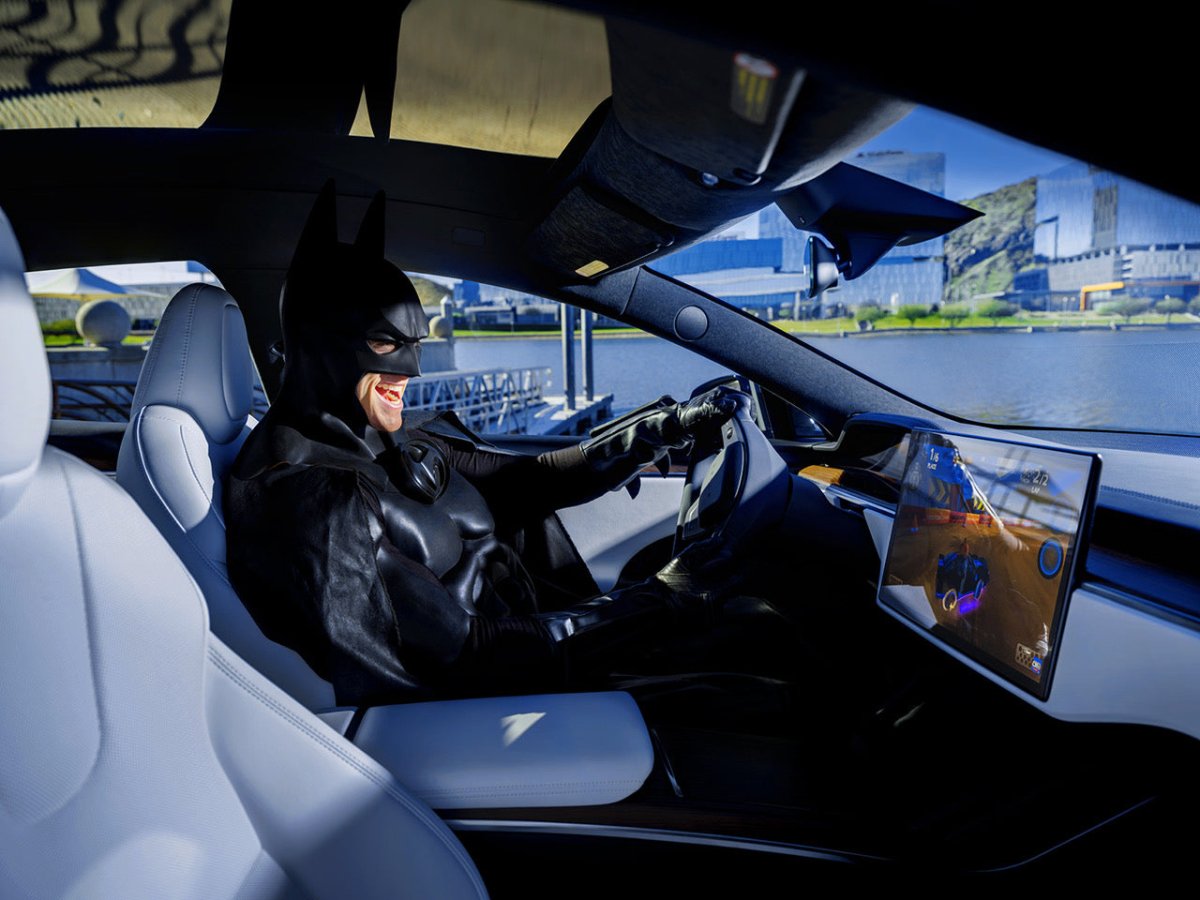 Sebastian Magnani Daily Bat - Arcade, 2022 - Guy Hepner Editions